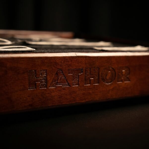 HATHOR Handcrafted Wooden Guitar Pedalboard with Hinged Lift-Top HATHOR Handcrafted Wooden Guitar Pedalboard with Hinged Lift-Top